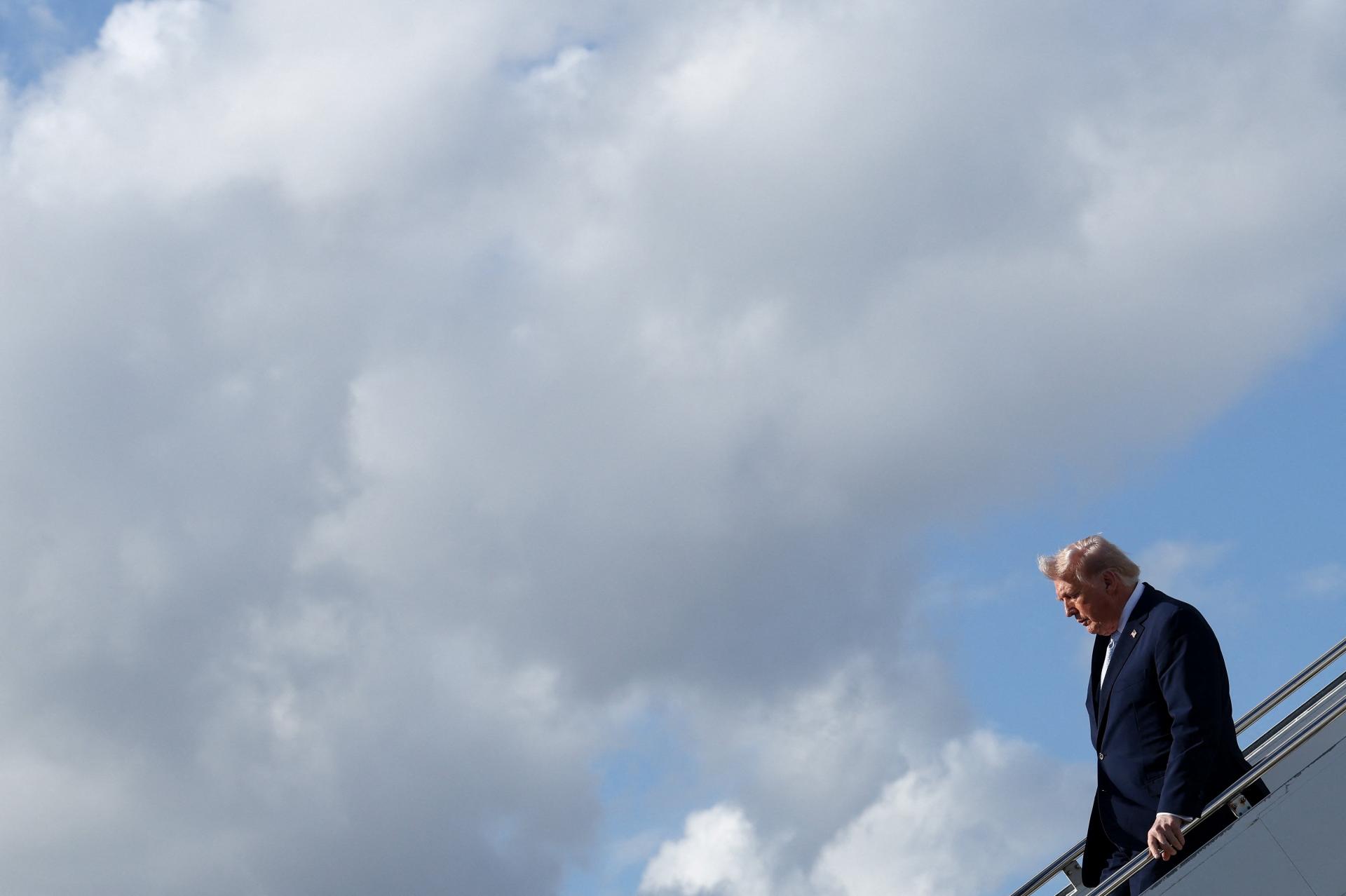 Trump zvažuje ďalšie zmeny vo svojom kabinete, tvrdia zdroje televízie NBC