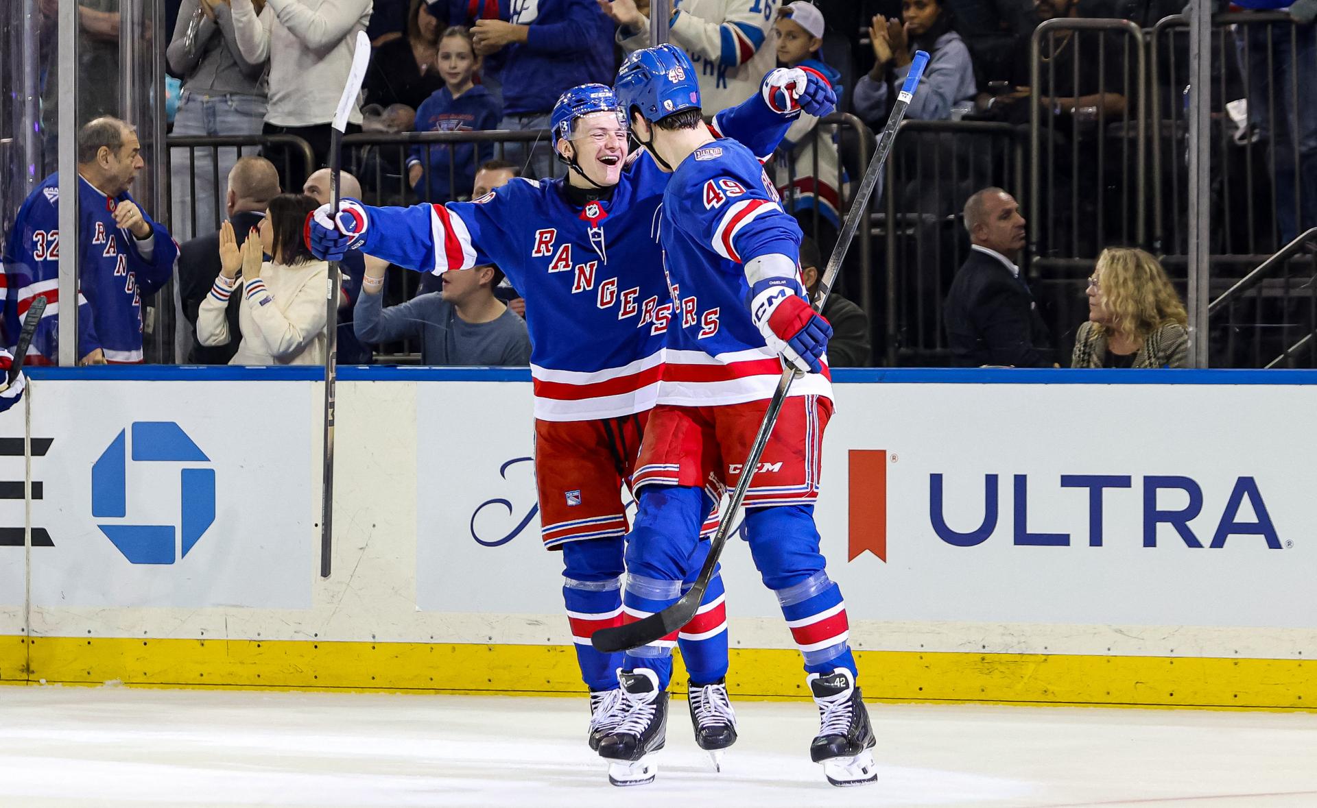 Sýkora prispel asistenciou k triumfu Rangers, Buffalo sa prebojovalo do play off