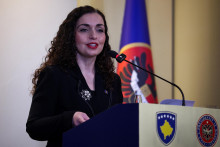 P&auml;ťročn&eacute; funkčn&eacute; obdobie kosovskej prezidentky Vjosy Osmaniovej sa v sobotu form&aacute;lne skončilo. FOTO: Reuters