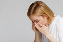 Kruhov či opuchov oč&iacute; v&aacute;s zbav&iacute; p&aacute;r trikov.