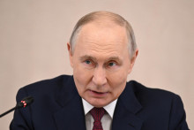 Rusk&yacute; prezident Vladimir Putin sa v poslednom čase čoraz menej objavuje na verejnosti. FOTO: Reuters/Sergei Bobylyov