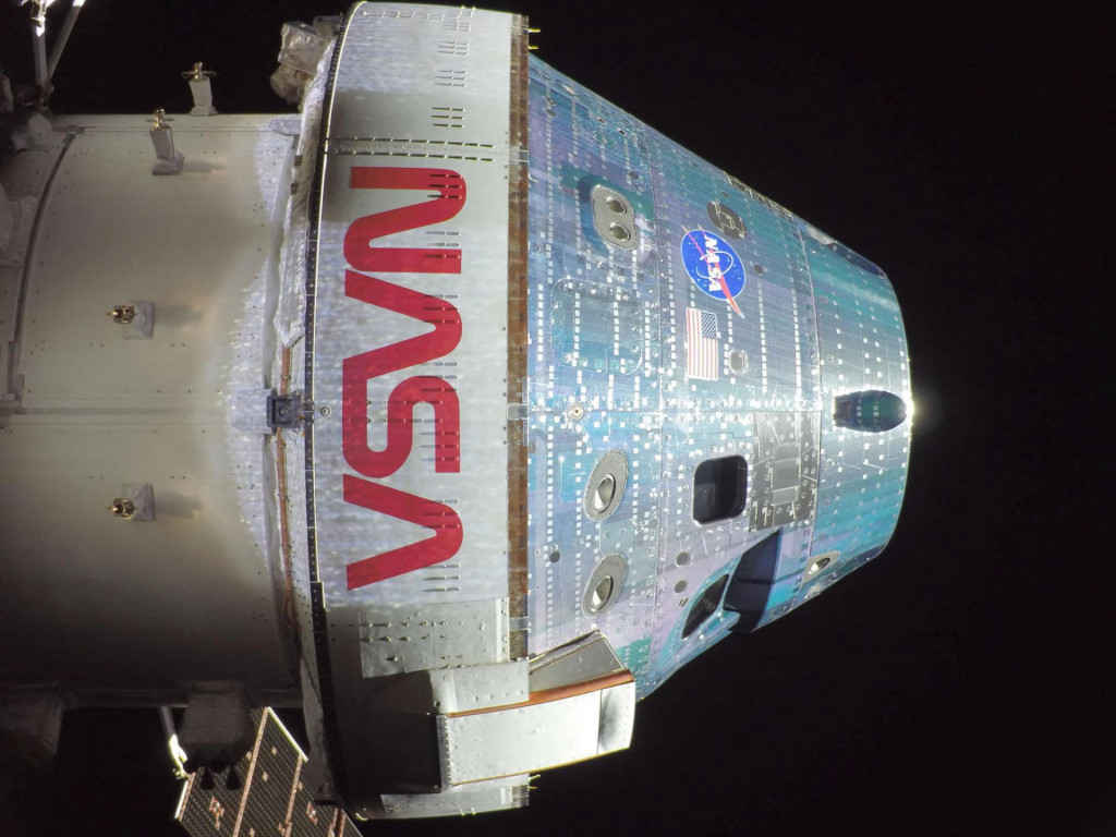 Pos&aacute;dka misie Artemis 2 sa v pondelok dostala do tzv. lun&aacute;rnej sf&eacute;ry vplyvu, v ktorej gravit&aacute;cia Mesiaca p&ocirc;sob&iacute; na kozmick&uacute; loď Orion silnej&scaron;ie ako gravit&aacute;cia Zeme. FOTO: Reuters