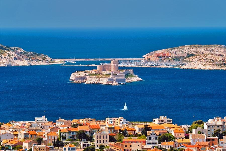 Slovenské platy, západné ceny: Paríž je z inej galaxie, no Bratislava už cenami bytov dobieha juh Francúzska