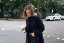 Jednoduch&yacute; trik s vlasmi a celkov&yacute; dojem je extr&eacute;mne &scaron;t&yacute;lov&yacute;.