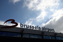 Hovorca zd&ocirc;raznil, že Brussels Airlines si nebud&uacute; &uacute;čtovať dodatočn&eacute; pr&iacute;platky za letenky, ktor&eacute; už boli rezervovan&eacute;, ale ak situ&aacute;cia zostane dlhodobo rovnak&aacute; a ceny paliva bud&uacute; r&aacute;sť, bude to mať vplyv aj na ceny leteniek, čo sa odraz&iacute; pri k&uacute;pe nov&yacute;ch leteniek. FOTO: REUTERS