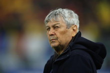 B&yacute;val&yacute; legend&aacute;rny rumunsk&yacute; futbalista a tr&eacute;ner Mircea Lucescu. FOTO: REUTERS