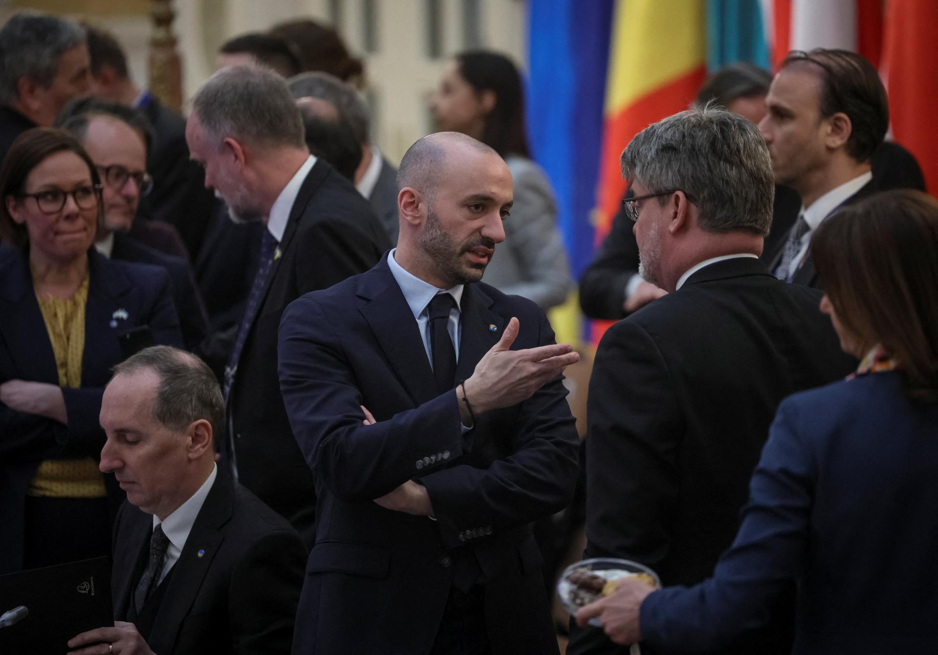 Šéf francúzskej diplomacie označil rozhovory medzi Szijjártóom a Lavrovom za zradu