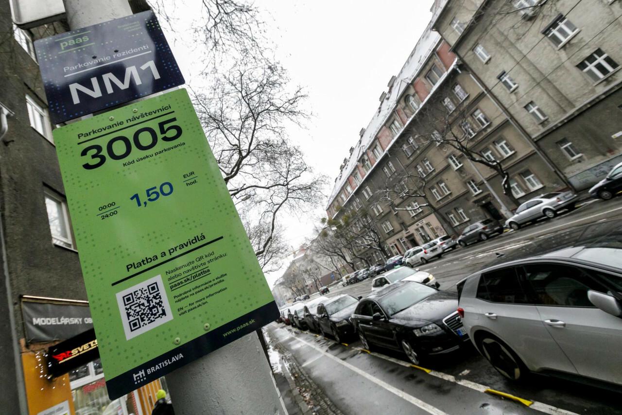 Parkovanie v Bratislave čakajú veľké zmeny. Príde nový systém kontrol, na známych lokalitách pribudnú rampy