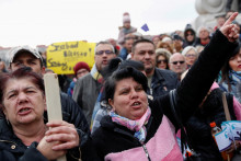 R&oacute;movia demon&scaron;truj&uacute; v Maďarsku. FOTO: Reuters