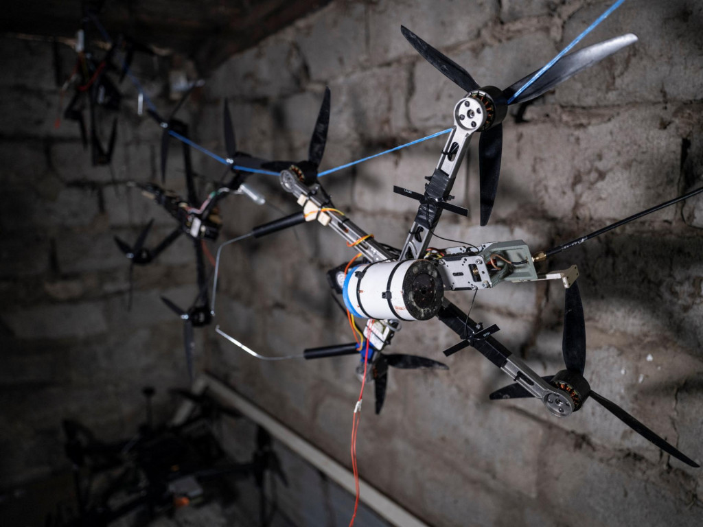 Rusk&eacute; ministerstvo obrany vo &scaron;tvrtok informovalo, že rusk&eacute; jednotky v noci na &scaron;tvrtok zachytili a zničili 69 ukrajinsk&yacute;ch dronov. FOTO: REUTERS