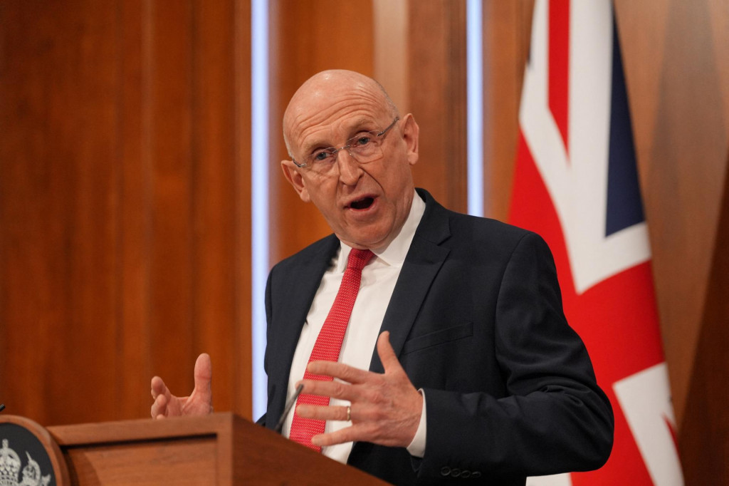 Britsk&yacute; minister obrany John Healey. FOTO: Reuters