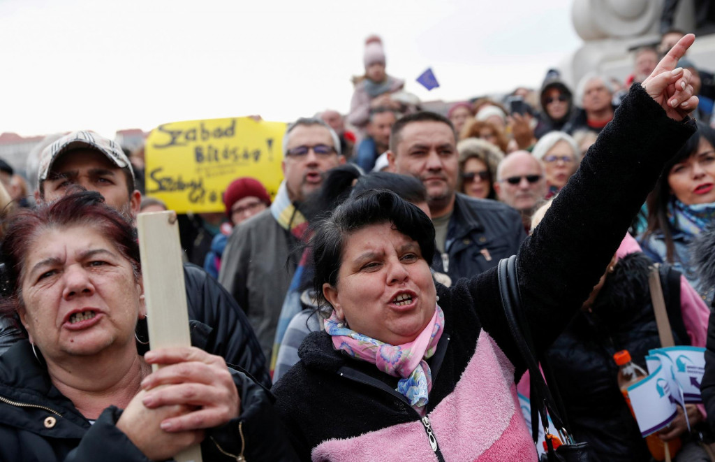 R&oacute;movia demon&scaron;truj&uacute; v Maďarsku. FOTO: Reuters