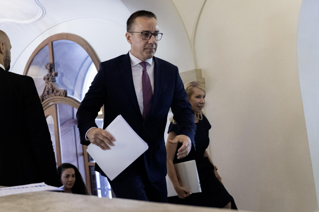 Na sn&iacute;mke minister pr&aacute;ce, soci&aacute;lnych vec&iacute; a rodiny Erik Tom&aacute;&scaron;.  FOTO:TASR/M. Baumann