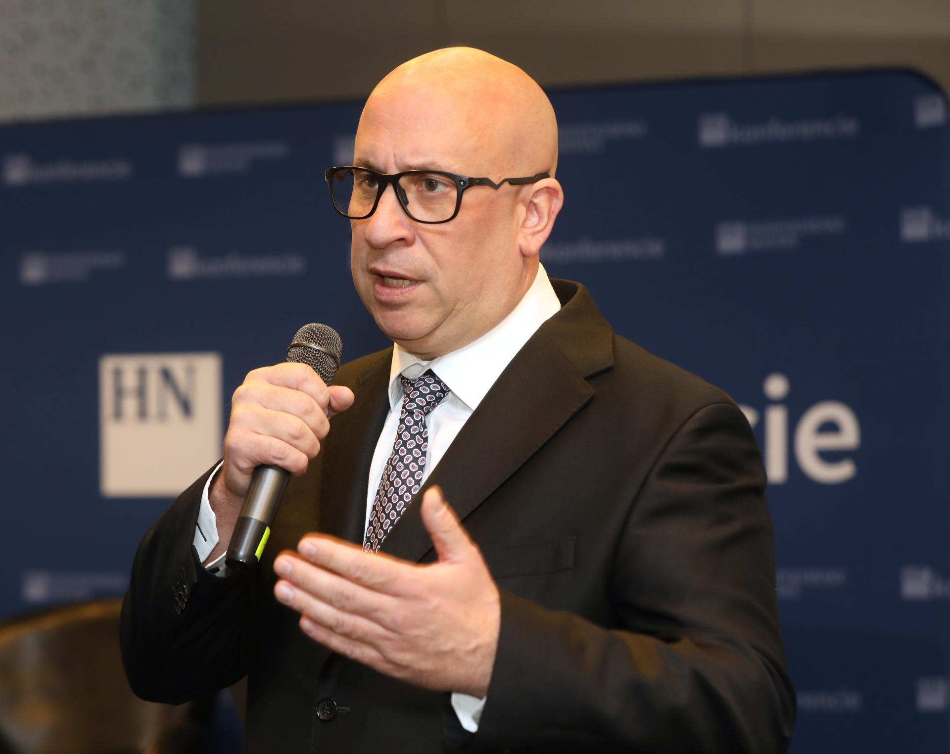 Posun okolo megatunela, ktor&yacute; ob&iacute;de Bratislavu. Čoskoro sa začn&uacute; robiť vrty, hovor&iacute; R&aacute;ž