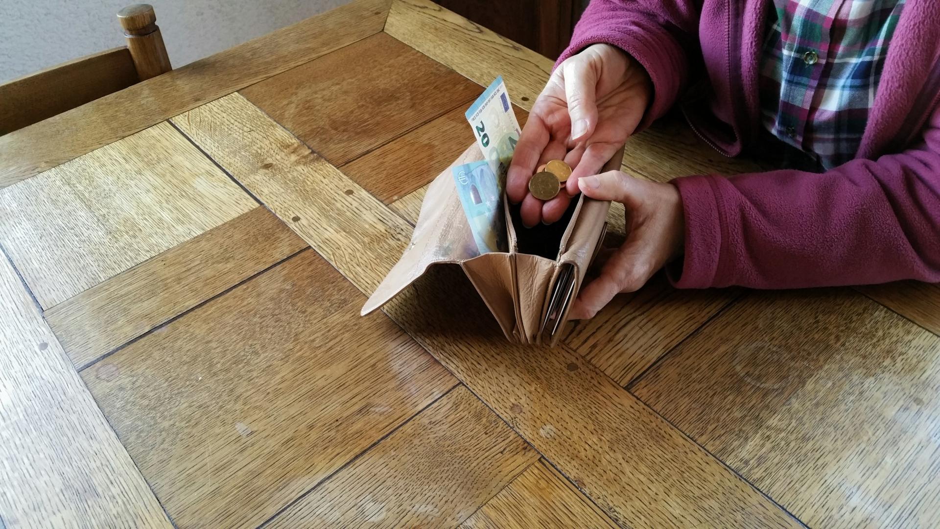 Rodičovský dôchodok musíte poslať cez jedno vyhlásenie. Kto má naň nárok a ako sa tieto peniaze vyplácajú?