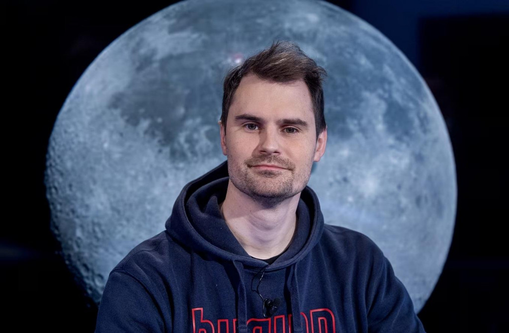 Jan Spratek, odborn&yacute; pracovn&iacute;k pražsk&eacute;ho planet&aacute;ria a populariz&aacute;tor kosmonautiky