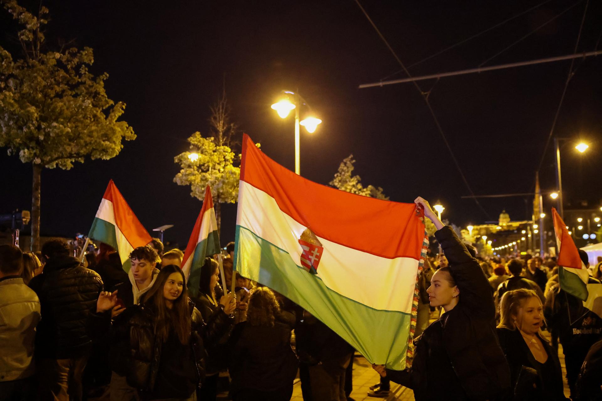 Magyar po voľbách vyjadril opatrný optimizmus, vyzval na zachovanie pokoja