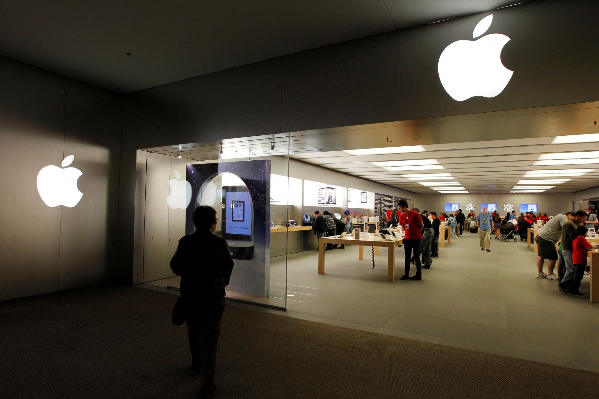 Apple najprv tvrdo narazil. Teraz chystá novinku, ktorou chce zaútočiť na AI okuliare od Mety