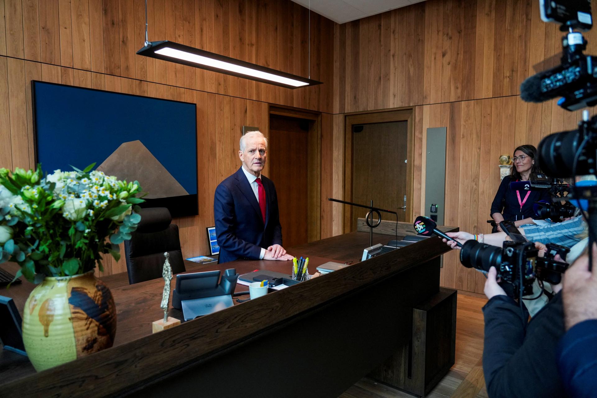 Nórska vláda sa 15 rokov po Breivikovom útoku vrátila do obnovených priestorov v Osle