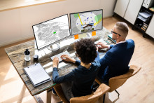 Bez prihl&aacute;senia mali byť pr&iacute;stupn&eacute; technick&eacute; &uacute;daje o nehnuteľnostiach. FOTO: Dreamstime