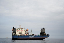 Hoci v&auml;č&scaron;ina bl&iacute;zkov&yacute;chodn&eacute;ho exportu plynu zvyčajne smeruje do &Aacute;zie, dlhodob&eacute; naru&scaron;enie dopravy cez prieliv by zv&yacute;&scaron;ilo konkurenciu medzi dov&aacute;žaj&uacute;cimi regi&oacute;nmi. FOTO: Reuters