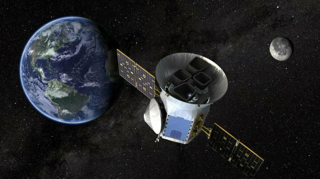 Satelity na zemskej orbite by mohli dostať spoločnosť v podobe d&aacute;tov&yacute;ch centier. Ak ľudstvo dok&aacute;že vyrie&scaron;iť ich chladenie. FOTO: Reuters/NASA