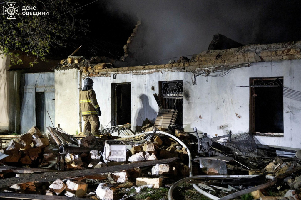Ukrajinsk&eacute; vzdu&scaron;n&eacute; sily uviedli, že Rusko vypustilo 98 dronov a jej jednotky protivzdu&scaron;nej obrany zostrelili 87 z nich. FOTO: REUTERS