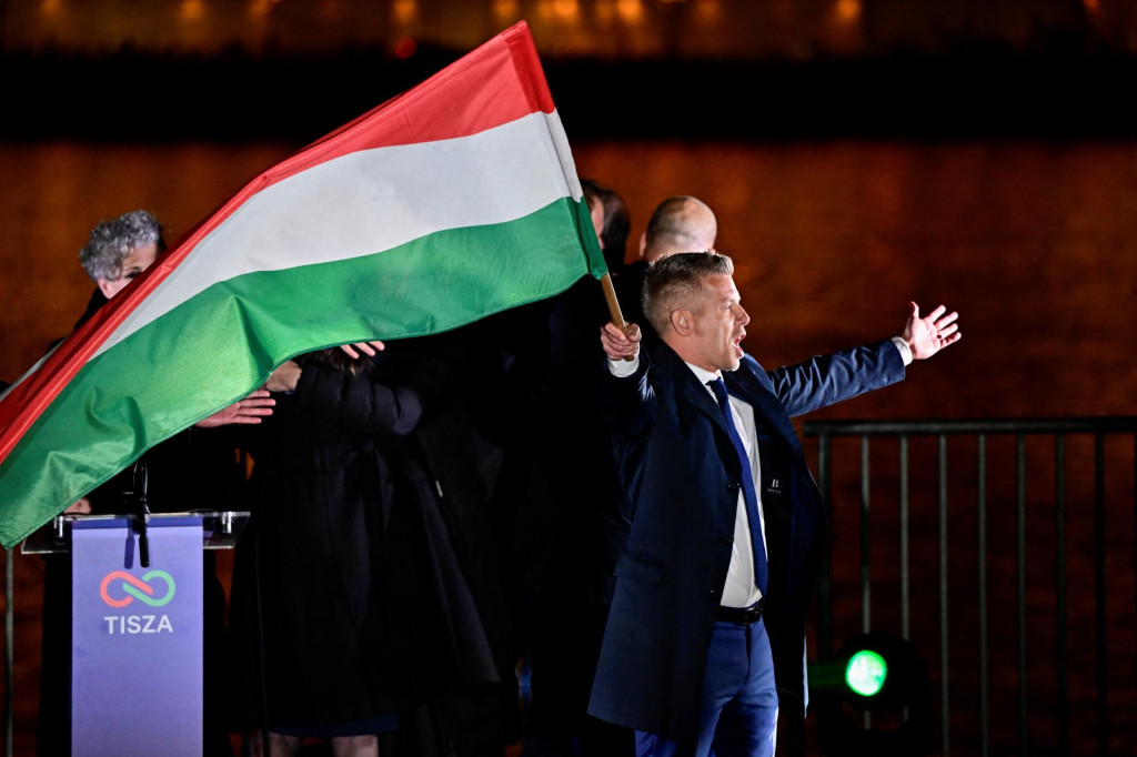 Strana Tisza P&eacute;tera Magyara smeruje k z&iacute;skaniu dvojtretinovej v&auml;č&scaron;iny v parlamente, čo jej umožn&iacute; r&yacute;chlo schvaľovať legislat&iacute;vu. FOTO: Reuters