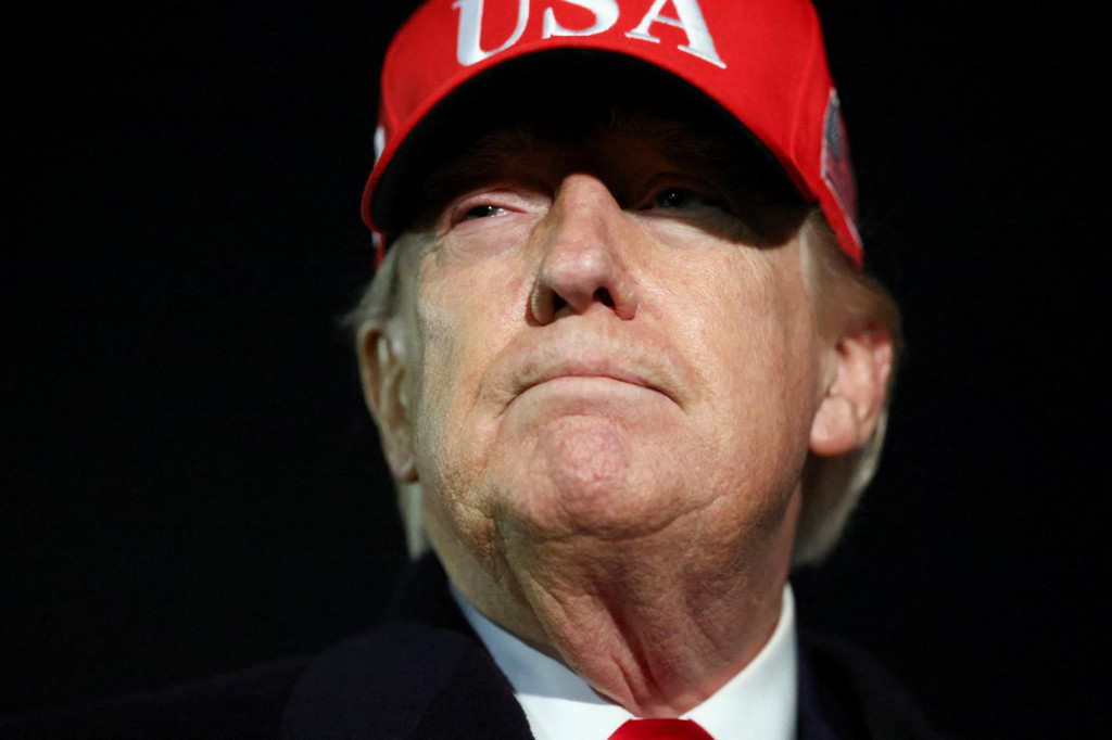 &rdquo;Nie som veľk&yacute;m fan&uacute;&scaron;ikom p&aacute;peža Leva,&rdquo; povedal Trump novin&aacute;rom. FOTO: Reuters