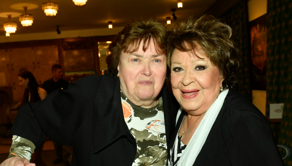 Jiřina Bohdalov&aacute; so setrou Jaru&scaron;kou.