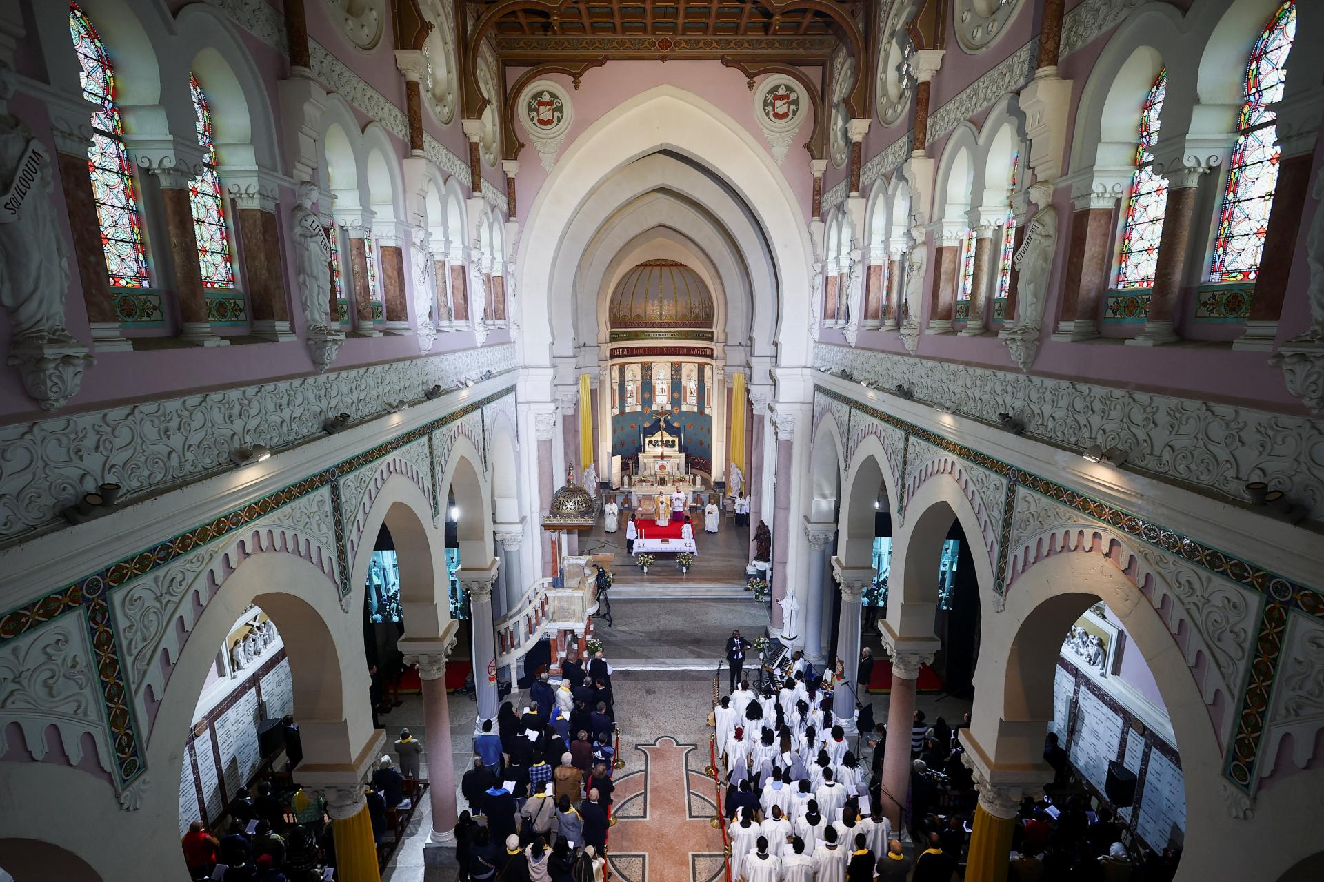 Pápež v rámci návštevy Alžírska zavítal do rodiska sv. Augustína