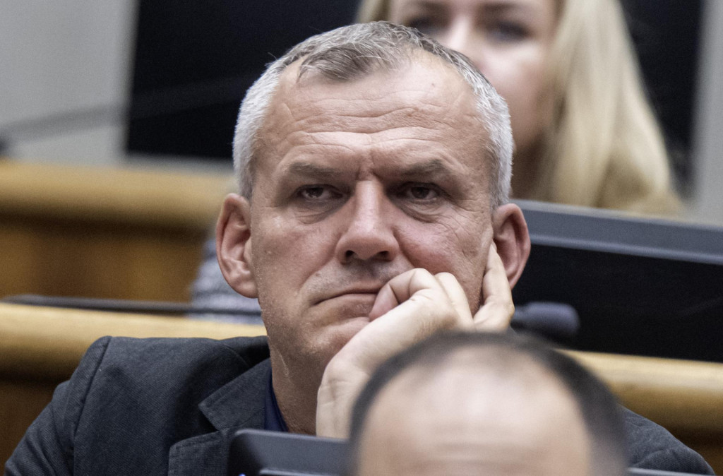 Na sn&iacute;mke nezaraden&yacute; poslanec Roman Malatinec. FOTO: TASR/Martin Baumann