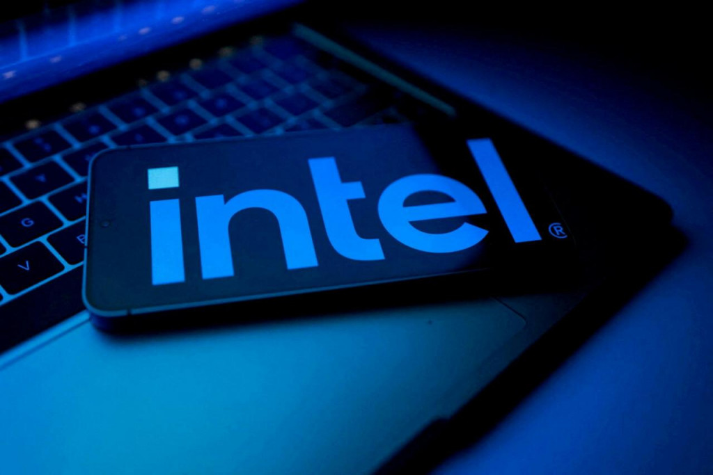 Hlavn&yacute;m motorom rastu firmy Intel je s&eacute;ria strategick&yacute;ch partnerstiev a jej geopolitick&yacute; v&yacute;znam. FOTO: Reuters