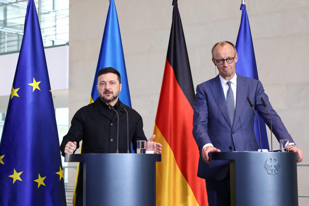 Nemeck&yacute; kancel&aacute;r Friedrich Merz a ukrajinsk&yacute; prezident Volodymyr Zelenskij. FOTO: Reuters