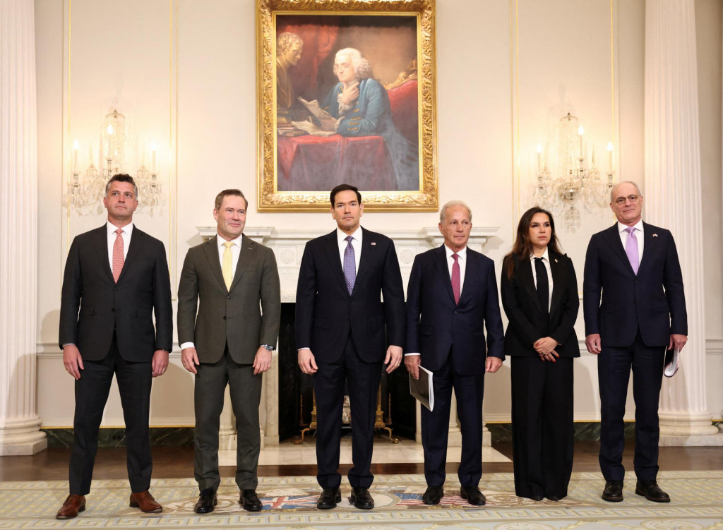 Rokovania, ktor&eacute; Rubio viedol s izraelsk&yacute;m veľvyslancom v USA Jechielom Leiterom a libanonskou veľvyslankyňou Nadou Ham&aacute;dovou Muaww&aacute;dovou, sa t&yacute;kali bojov medzi Izraelom a &scaron;iitsk&yacute;m militantn&yacute;m hnut&iacute;m Hizball&aacute;h. FOTO: REUTERS