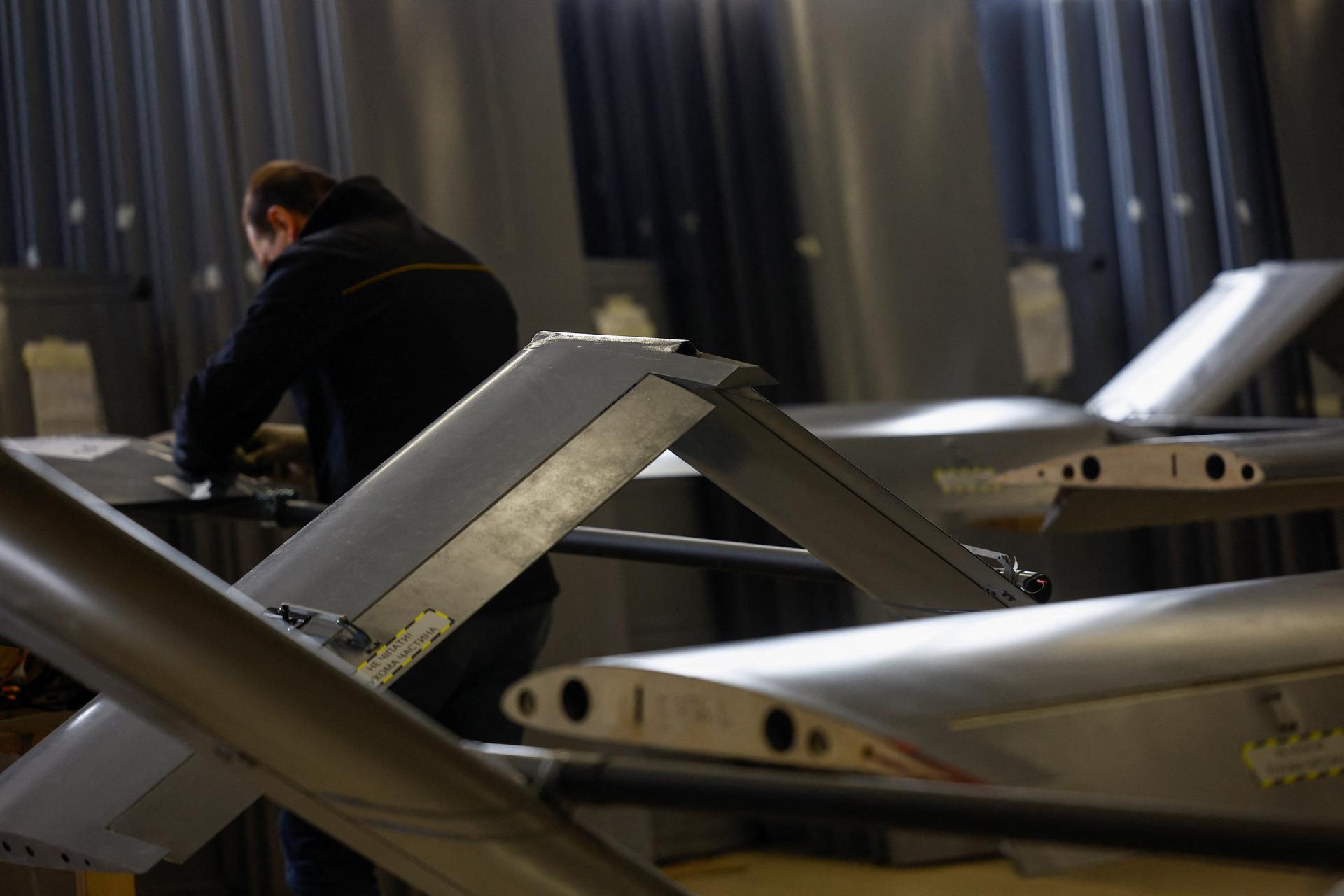 Rusko sa vyhráža útokmi na továrne v Európe, ktoré dodávajú drony pre Ukrajinu. Moskva zverejnila zoznam