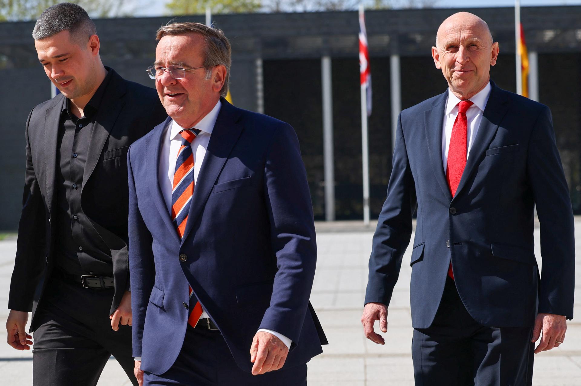 Ukrajinská obrana dokáže ničiť 80 percent ruských striel a 90 percent dronov, povedal minister obrany