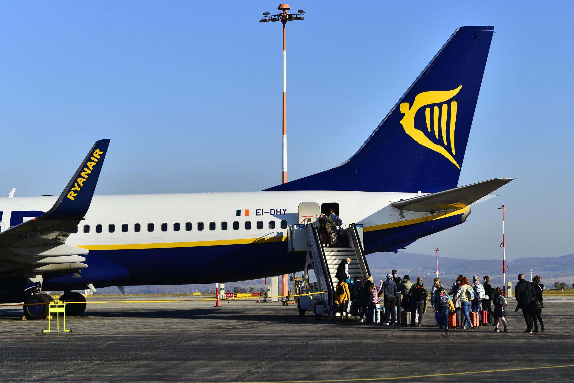 Letenky zdražuje už aj Ryanair. Nízkonákladový gigant pre HN povedal, kedy cestujúci pocítia vyššie ceny