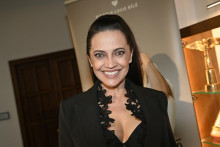 Lucie B&iacute;la oslavuje &scaron;esťdesiatku.