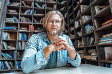 Vincent s manželkou prež&iacute;vaj&uacute; nepr&iacute;jemn&eacute; pocity, ako bezmocnosť, hnev, frustr&aacute;ciu a tr&aacute;pnosť z d&ocirc;vodu svokrinej netaktnosti.