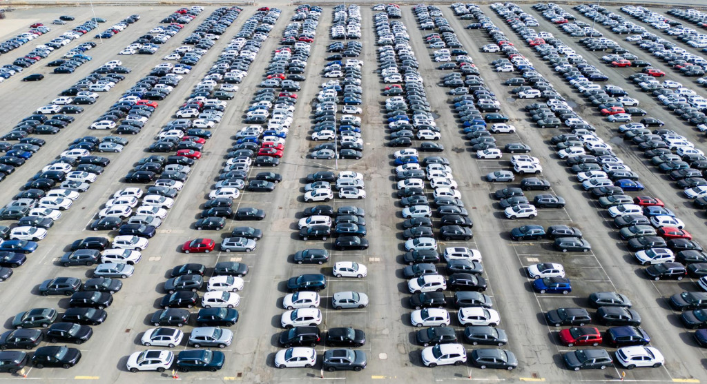 Volkswagen by podľa &scaron;&eacute;f č&iacute;nskych aktiv&iacute;t koncernu mohol na č&iacute;nskom trhu čeliť e&scaron;te ostrej&scaron;ej konkurencii ako doteraz. FOTO: TASR/DPA