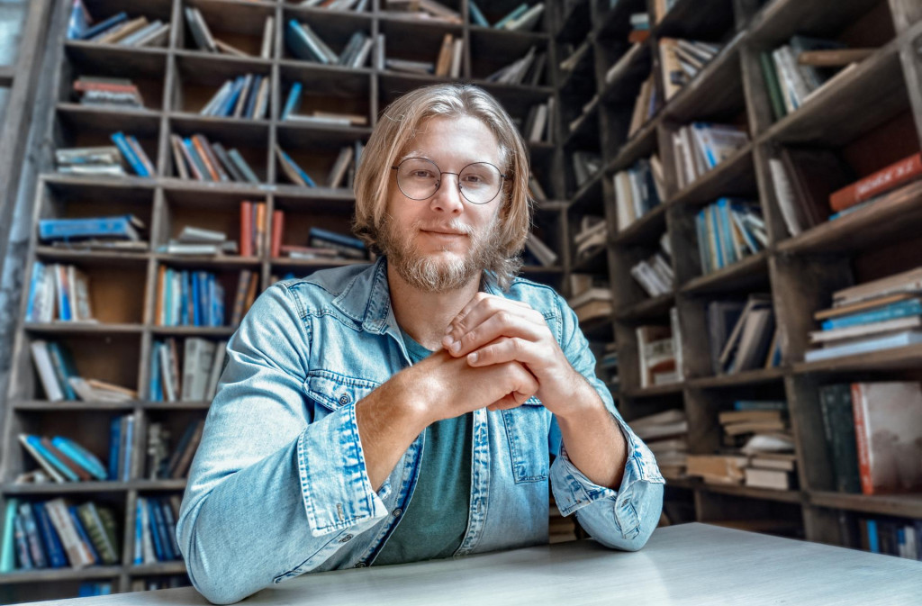 Vincent s manželkou prež&iacute;vaj&uacute; nepr&iacute;jemn&eacute; pocity, ako bezmocnosť, hnev, frustr&aacute;ciu a tr&aacute;pnosť z d&ocirc;vodu svokrinej netaktnosti.