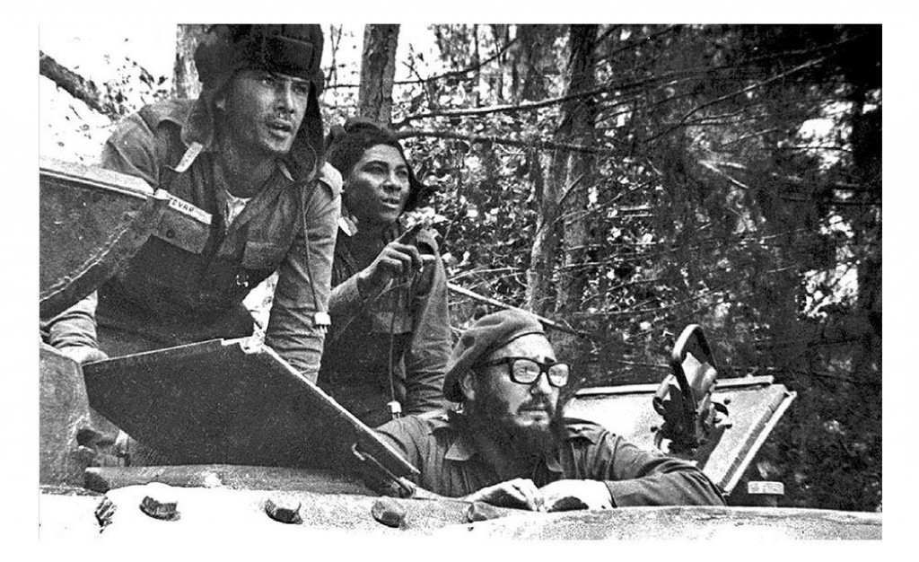 Kub&aacute;nsky vodca Fidel Castro inv&aacute;ziu očak&aacute;val, hoci nepoznal jej presn&yacute; d&aacute;tum. Počas proti&uacute;toku svojim jednotk&aacute;m velil z veže tanku.