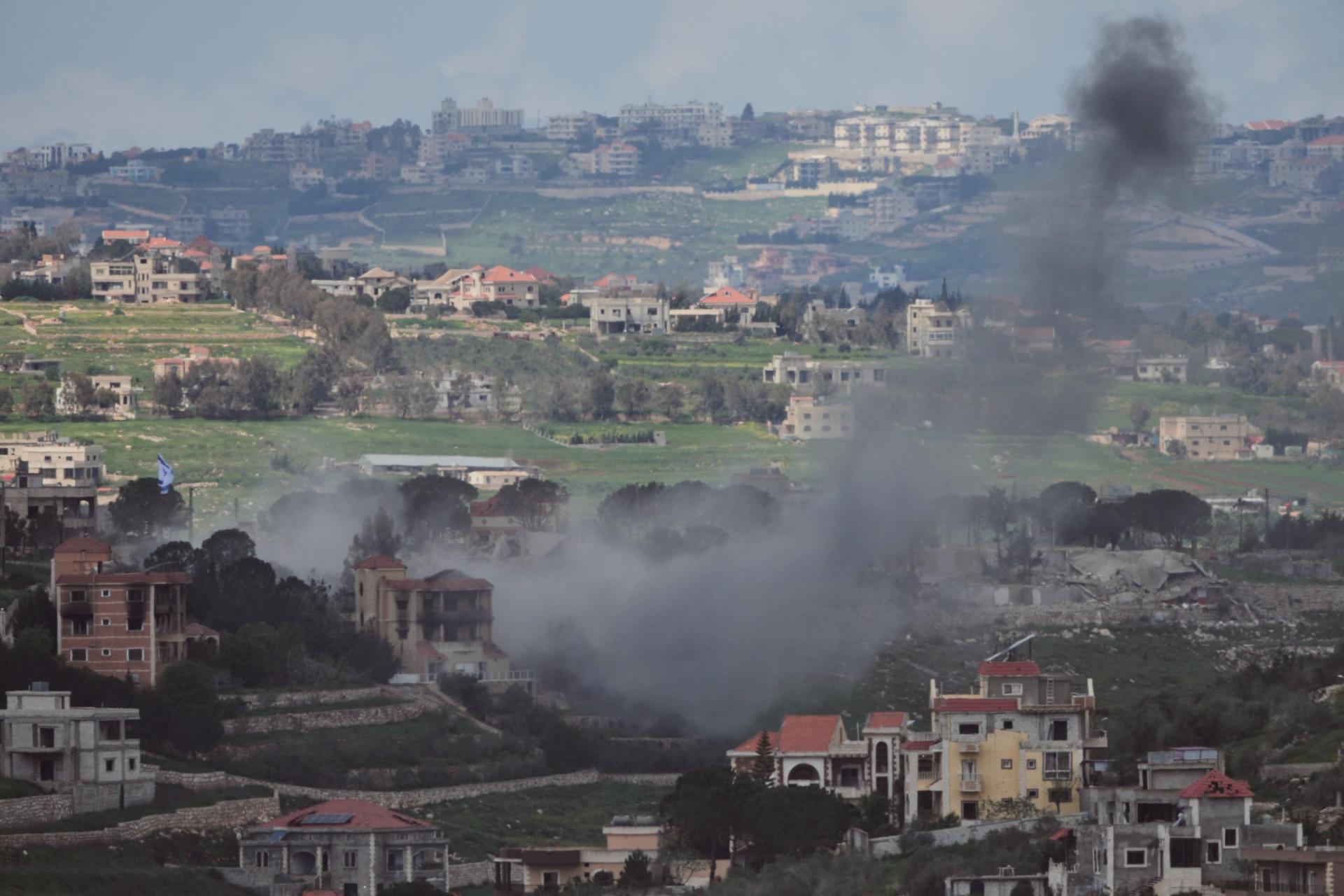 Útok Izraela zabil pár hodín pred začiatkom prímeria v Libanone najmenej sedem ľudí a ďalších 33 zranil