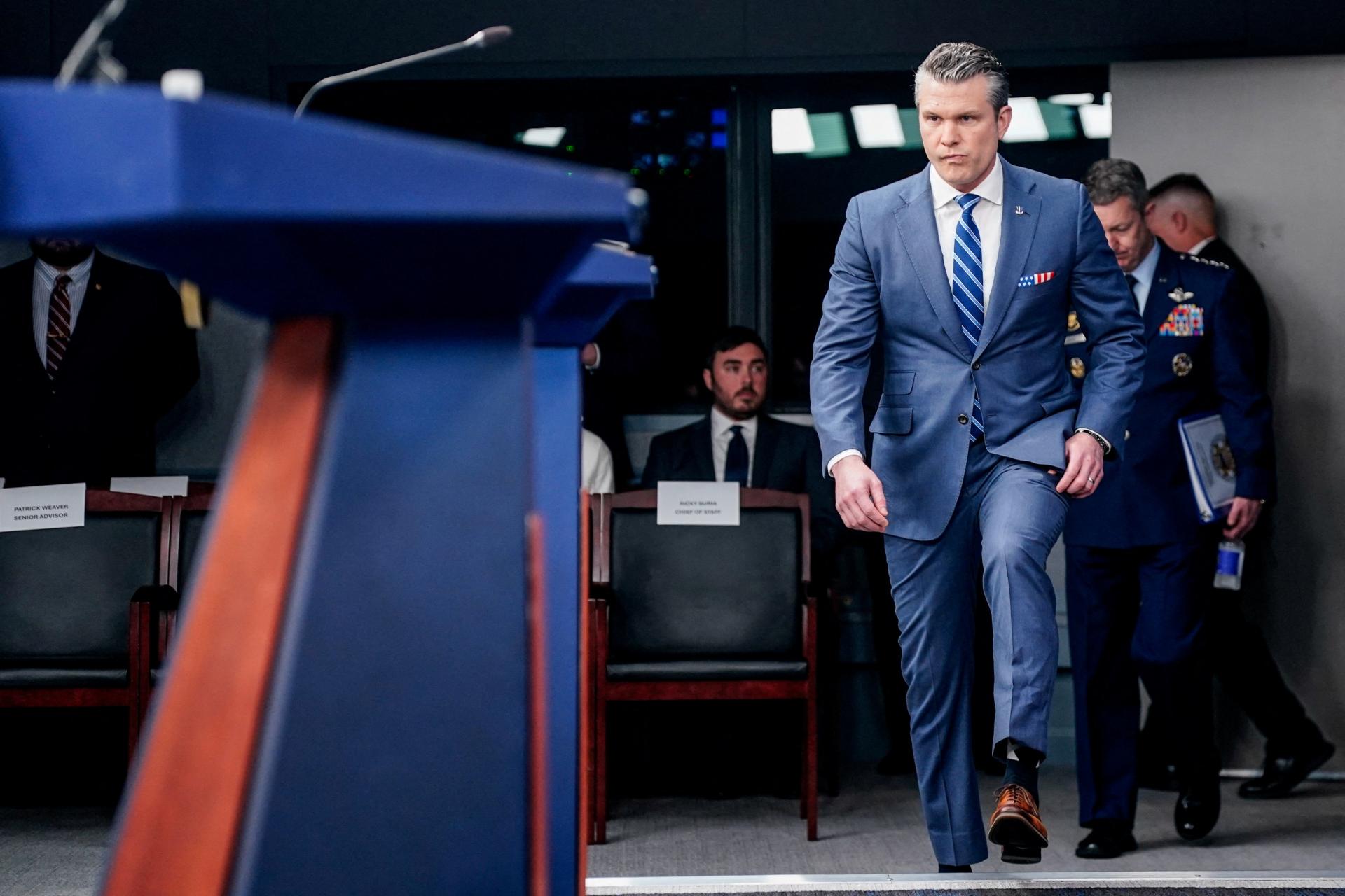 Hegseth: Americká blokáda iránskych prístavov potrvá tak dlho, ako bude treba