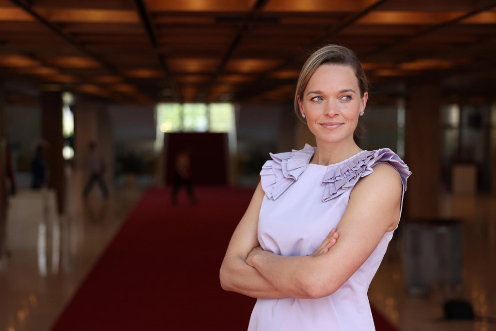 Romana Tabak m&aacute; pozit&iacute;vny vzťah k m&oacute;de.