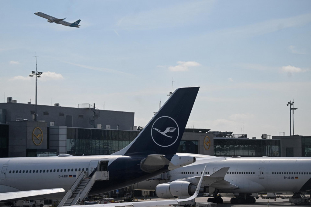 Lietadl&aacute; spoločnosti Lufthansa. FOTO: Reuters