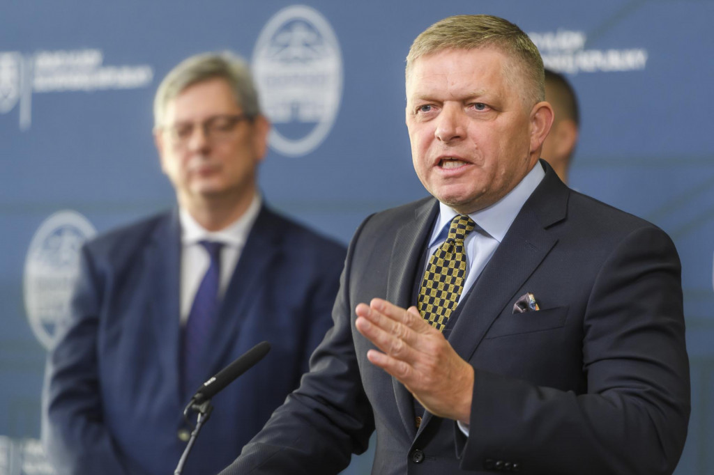Minister spravodlivosti Boris Susko a premi&eacute;r Robert Fico. FOTO: TASR/Jaroslav Nov&aacute;k