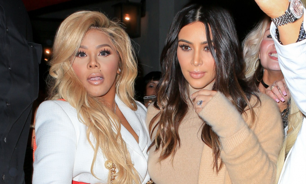 Kim Kardashien a raperka Lil Kim. Nech&aacute;va si bieliť pokožku.