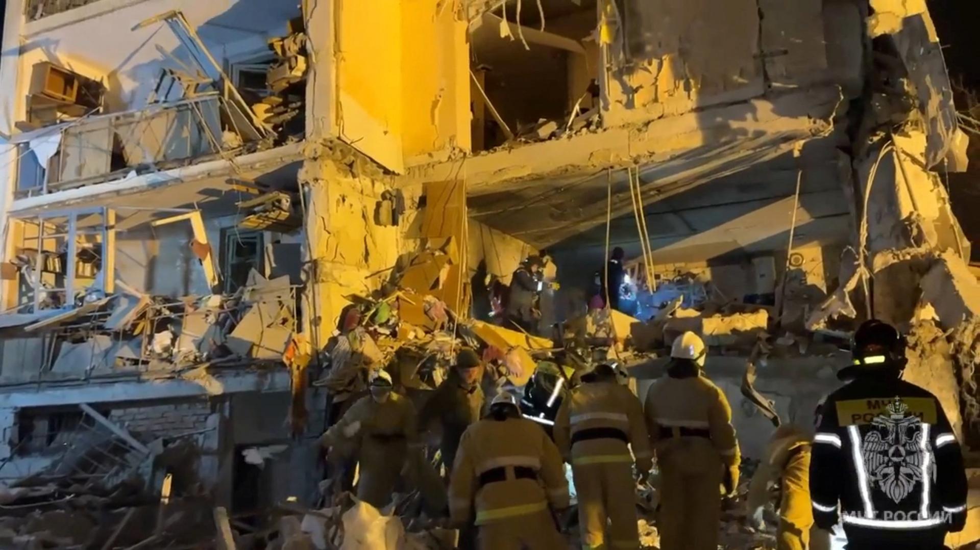 Po ukrajinskom dronovom útoku vypukol požiar ropného skladu v Sevastopole